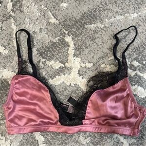 Victoria’s Secret Pink and Black Bra Size M